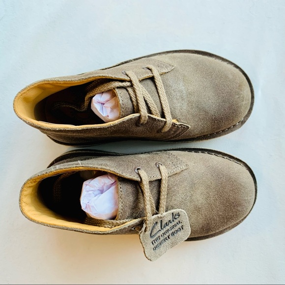 SOLD OUT‼️ NWT CLARKS Little Kid Size 12 & 13 UNISEX Classic Desert Boots - Picture 2 of 12